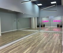 Studio 1. Зал 57 кв.м. с неоновой подсветкой "Lisabon"