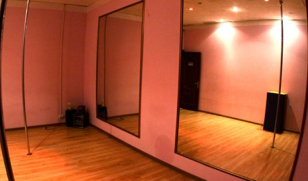 Фотография Студия танцев MajeStick Ультрамариновый зал (25 кв.м.)