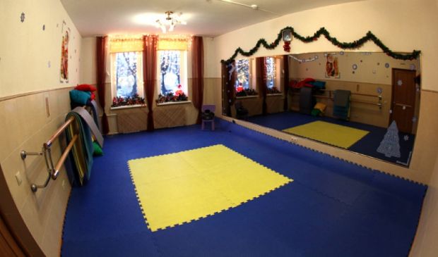 Фотография Универсальный зал для танцев и йоги клуба Зазеркалье (24 кв.м)