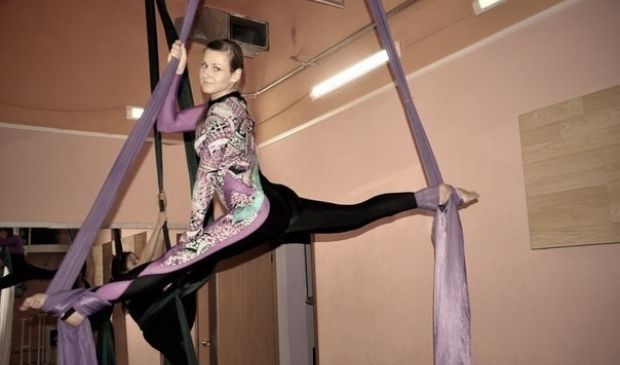 Фотография Воздушные полотна в студии воздушной гимнастики 