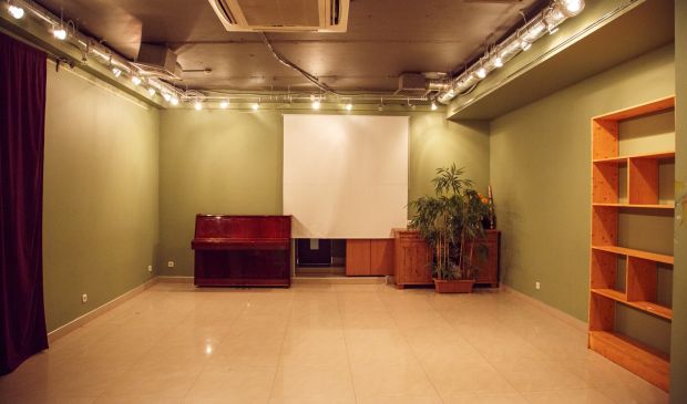 Фотография Универсальный зал (10) в центре 