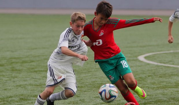 Фотография Детская секция по футболу. Футбольная школа 