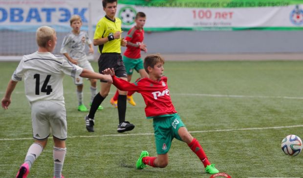 Фотография Детская секция по футболу. Футбольная школа 