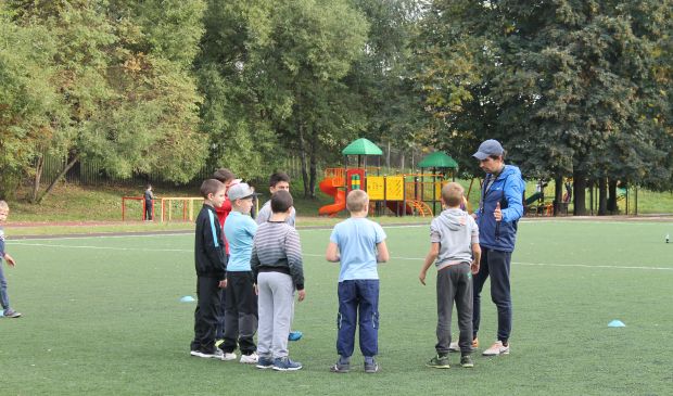 Фотография Футбольное поле (школа №384, корпус 2)