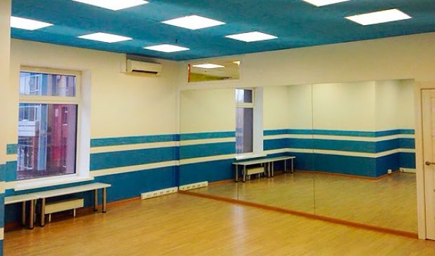 Фотография Танцевальный синий зал 45м2 в Kangoo Studio	