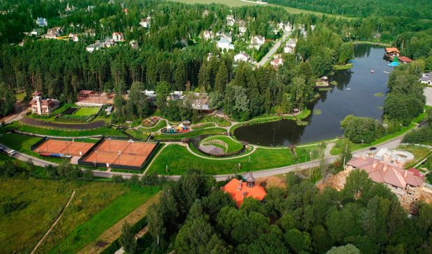 Фотография Теннисный корт 1 в Николино