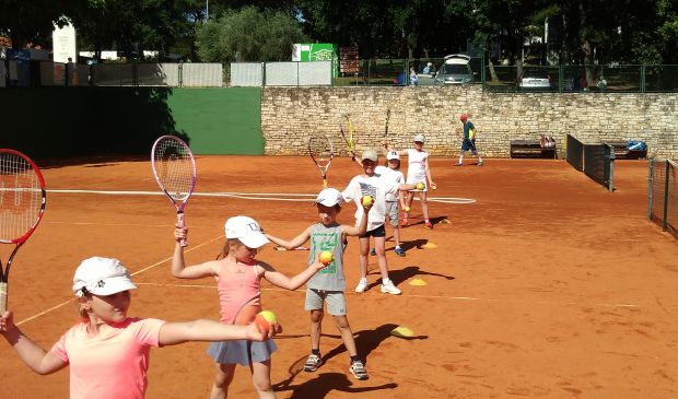 Фотография Теннис для детей (от 5 до 9 лет)