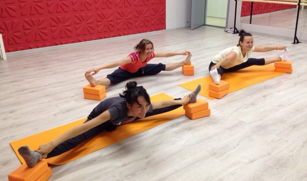 Фотография Стретчинг (шпагат)