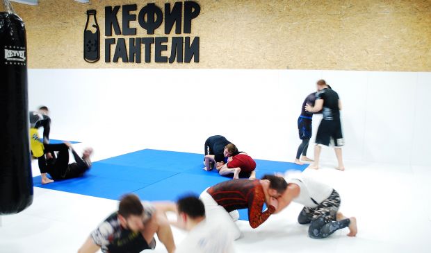 Фотография Кефир Гантели