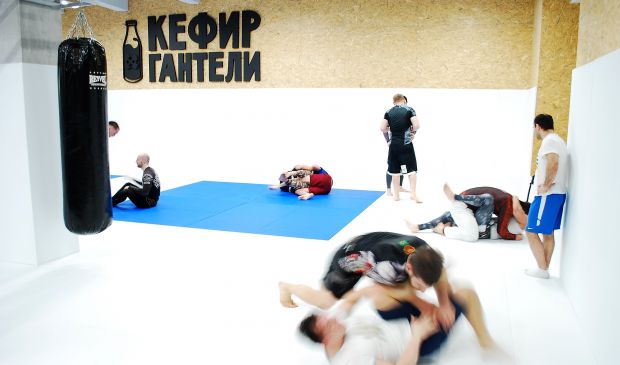 Фотография Кефир Гантели