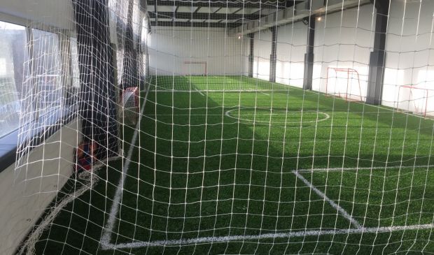 Фотография Поле с искусственным газоном 40х10 м