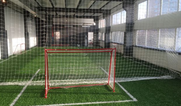 Фотография Поле с искусственным газоном 40х10 м