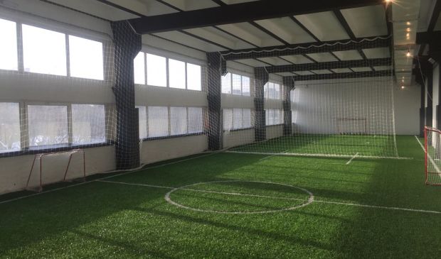 Фотография Поле с искусственным газоном 40х10 м