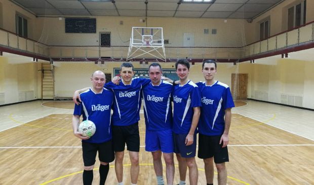 Фотография Игры по мини-футболу в спортивном центре «ЛУЧ»