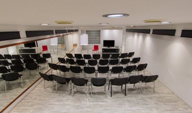 Фотография Зал 61 кв.м. для танцев и тренингов 