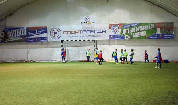 Фотография СпортВсегда ОСТРОВ: крытое футбольное поле с искусственной травой 