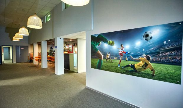 Фотография СпортВсегда ОСТРОВ: крытое футбольное поле с искусственной травой 