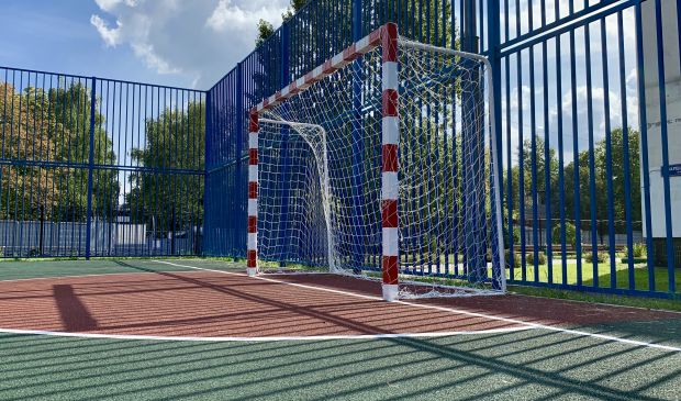 Фотография Футбольно-баскетбольная площадка на Варшавском шоссе