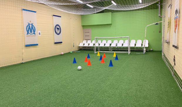 Фотография Футбольный манеж 29х8 в спортивном центре FootBe