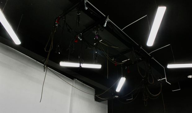 Фотография Черно-белый зал 50 кв.м. в Alpha Dance School