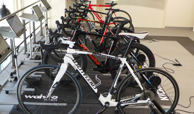 Фотография Сайклинг (тренировка на велостанке Wahoo с имитацией реалистичной он-лайн гонки)