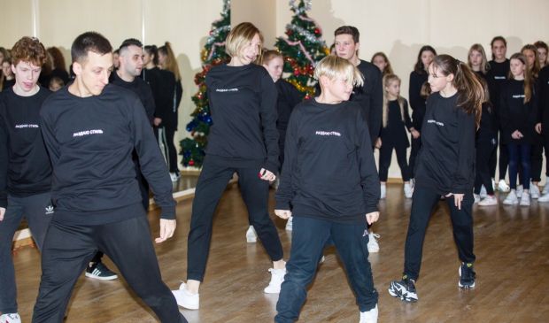 Фотография Hip-hop  на английском языке для детей 4-6 лет https://youtu.be/De3EgxF-b28