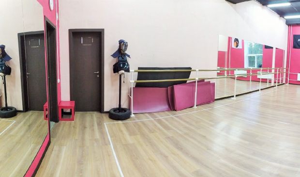Фотография Просторный зал для занятий танцами, йогой и боевыми искусствами (72 кв.м)