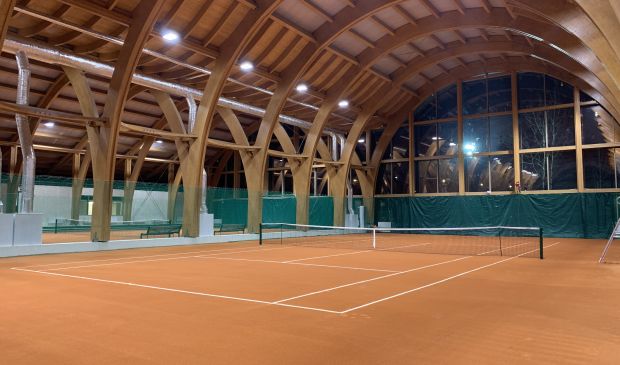 Фотография Групповые занятия по теннису с тренером для взрослых