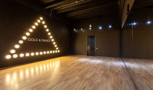 Фотография Зал №3 70 кв.м. Gold & Dancе BLACKOUT