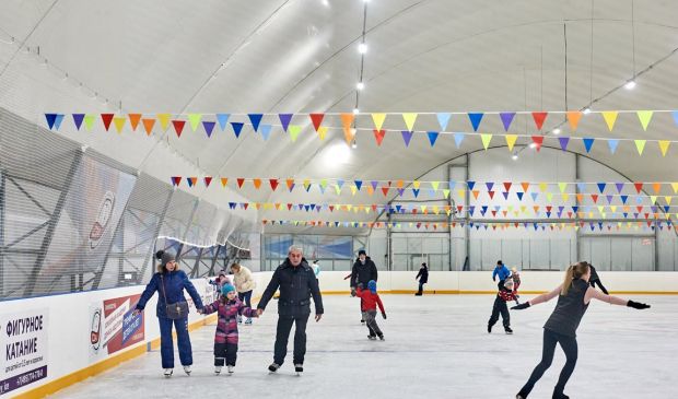Фотография Ледовая арена Юрловский