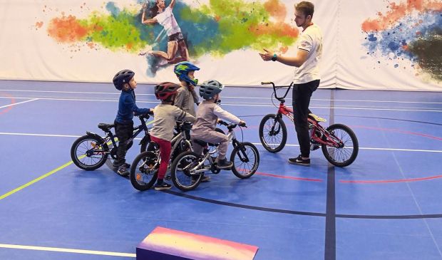 Фотография Универсальный зал 35х18 кв.м. СК ETUDE