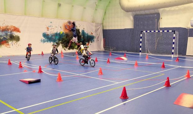 Фотография Универсальный зал 35х18 кв.м. СК ETUDE