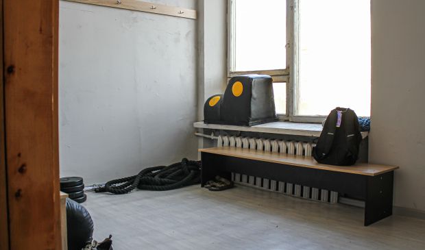 Фотография Зал 80 кв м для танцев, растяжки и гимнастики с высокими потолками