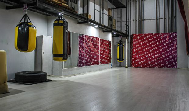 Фотография Зал 80 кв м для танцев, растяжки и гимнастики с высокими потолками