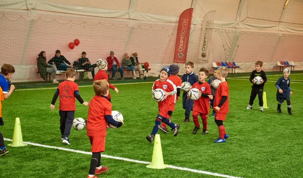 Фотография Стадион им. В.А. Мягкова (СпортВсегда ВДНХ): крытое мини-футбольное поле с искусственной травой