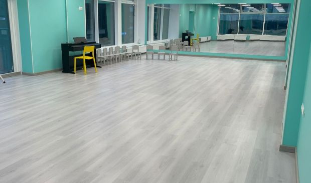 Фотография Большой зал 80 кв.м. в студии растяжки 