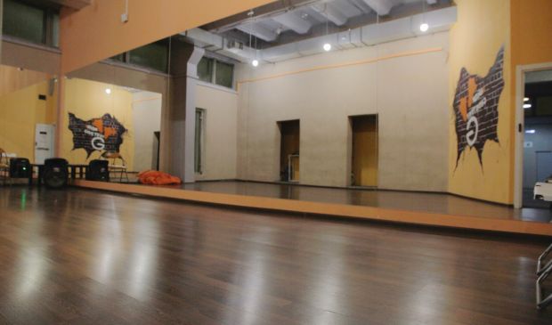 Фотография Gusyaka Club Тверская (Оранжевый зал - 55 кв.м.)