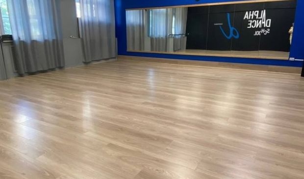 Фотография Серый зал 50 кв.м. в Alpha Dance School