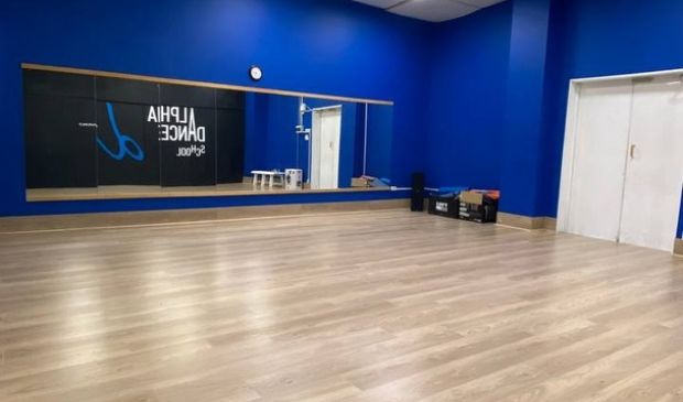 Фотография Серый зал 50 кв.м. в Alpha Dance School