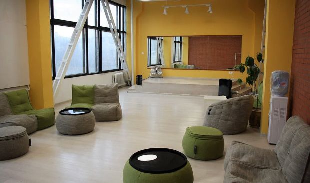 Фотография Желтый зал 75 кв.м. в лофте Slam Space