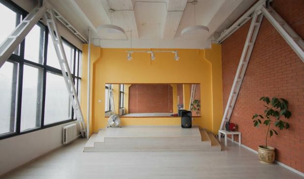 Фотография Желтый зал 75 кв.м. в лофте Slam Space