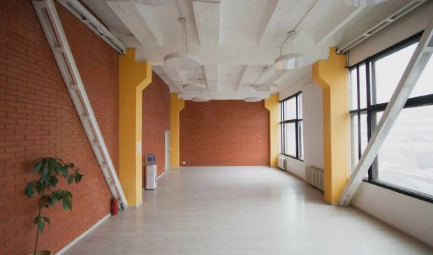 Фотография Желтый зал 75 кв.м. в лофте Slam Space