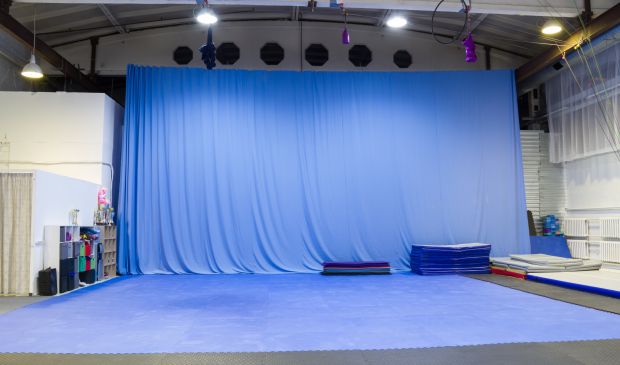 Фотография Зал для худ гимнастики, черлидинга, жонглёрства, капоейра - высота 9 метров