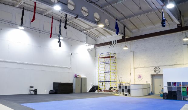 Фотография Зал для худ гимнастики, черлидинга, жонглёрства, капоейра - высота 9 метров