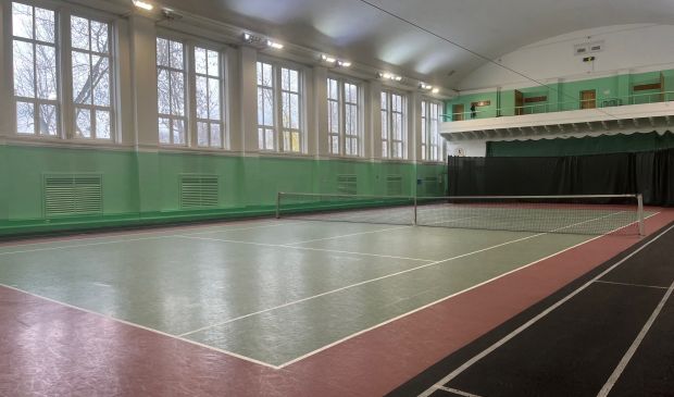 Фотография Крытые теннисные корты (манеж) на стадионе 