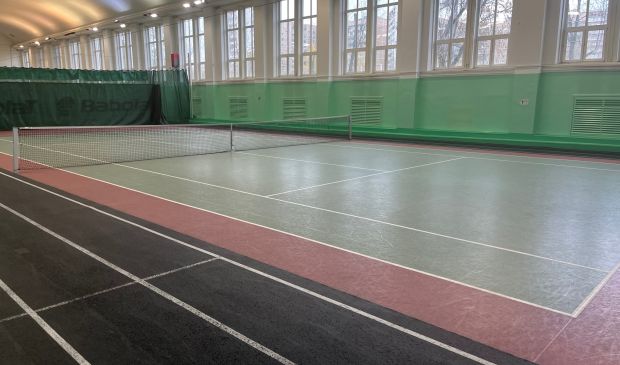 Фотография Крытые теннисные корты (манеж) на стадионе 