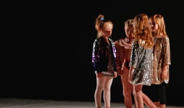 Фотография Занятия по современному танцу для детей (4-5 лет)