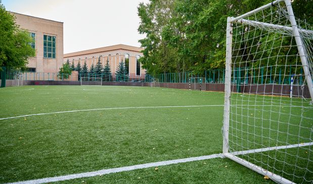 Фотография Спортивная площадка по футболу 60х30 в СК 