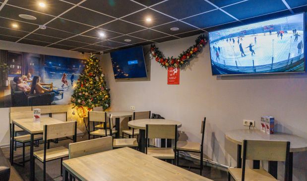 Фотография СпортВсегда ОСТРОВ: крытое футбольное поле с искусственной травой 