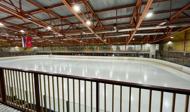 Фотография Ледовая арена 60х30 ГБУ ДО МКСШОР 